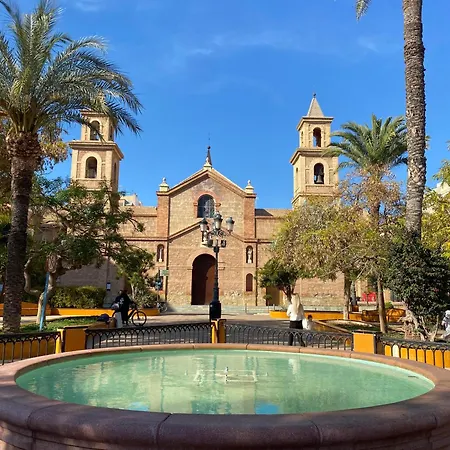 Mieszkanie Przy Plazy Z Basenem La Dama * טורבייחה