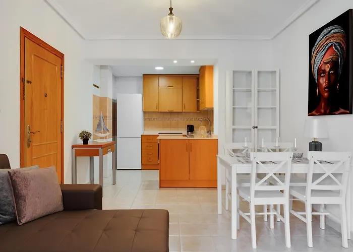 Mieszkanie Przy Plazy Z Basenem La Dama * 托雷维耶哈